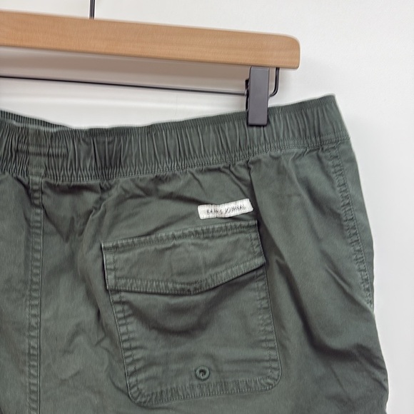 NWOT Men's Banks Journal Twill Elastic Waist Shorts Olive Green 38"x6" - Picture 5 of 7